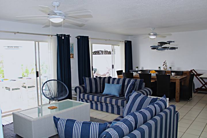 Paros U1 Lounge